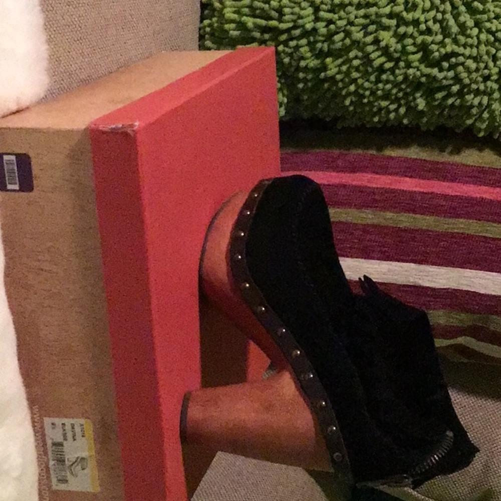 Booties - Picture 2 of 5